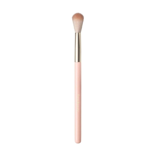Pincel de Iluminador Rare Beauty Positive Light Precision Highlighter Brush